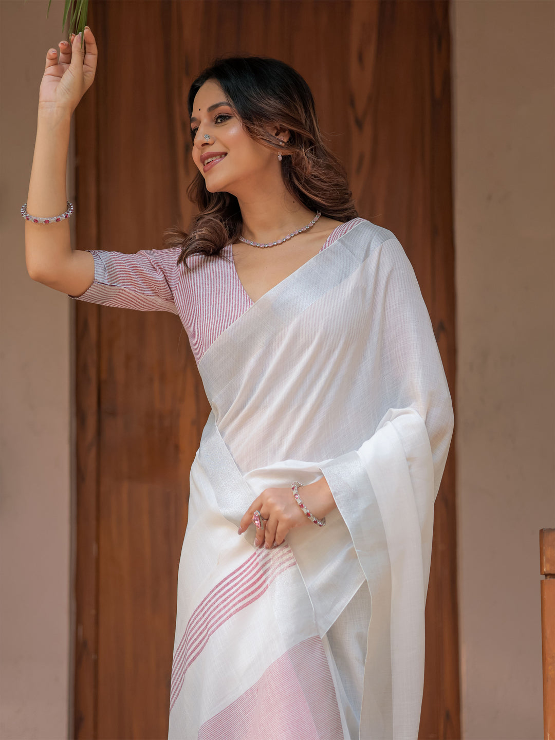 Pure White & Red Handloom Cotton Saree with Minimal Striped Border & Tassel Detailing
