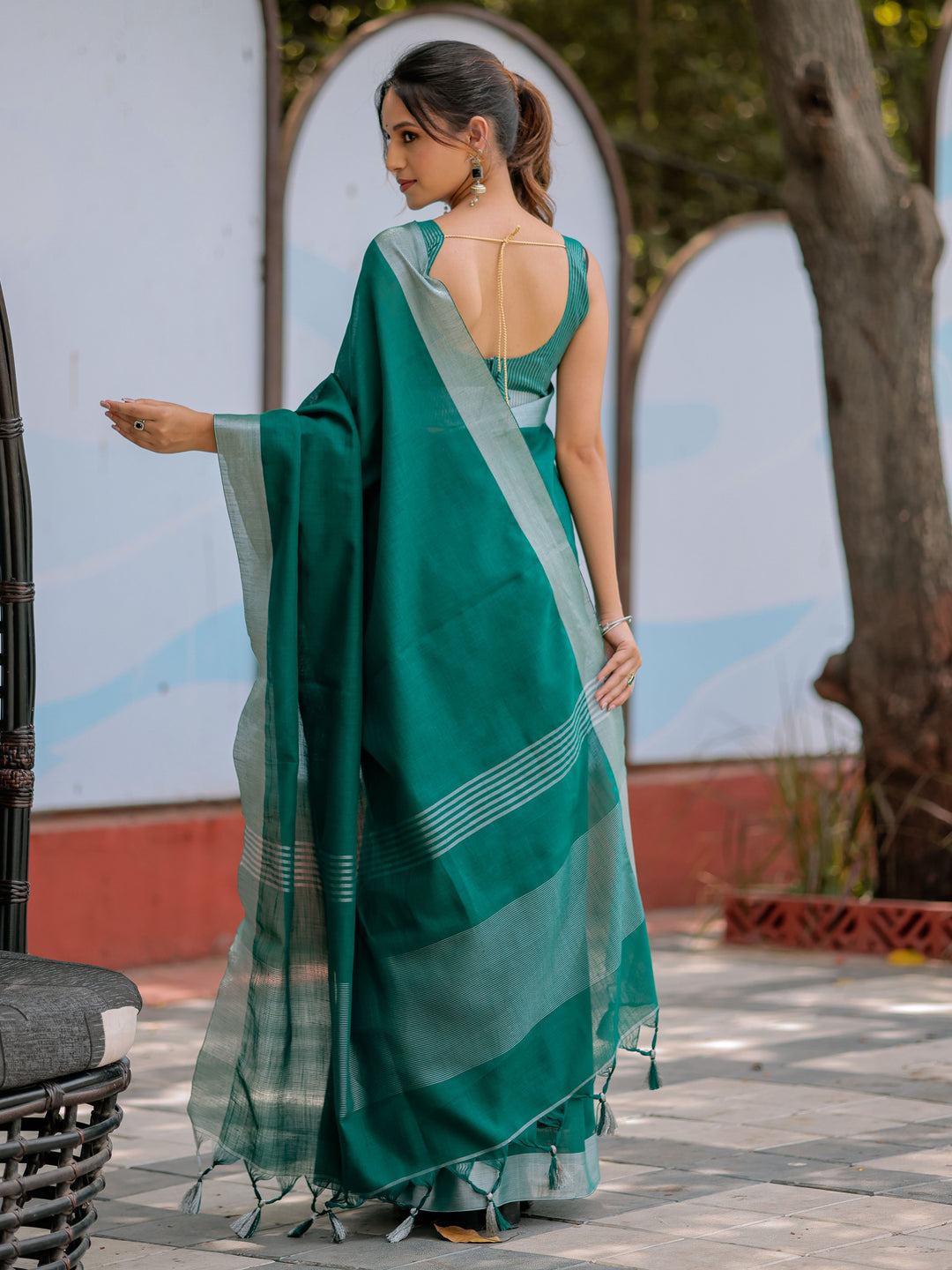 Elegant Emerald Green Pure Handloom Cotton Saree with Silver Border & Tassel Detailing