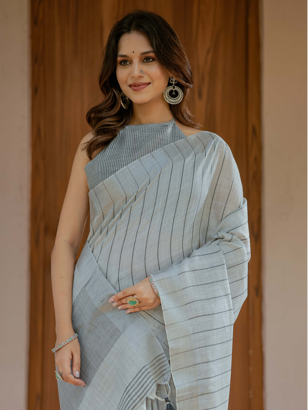 Elegant Ash Grey Handloom Cotton Saree with Minimal Striped Weaving & Tassel Detailing