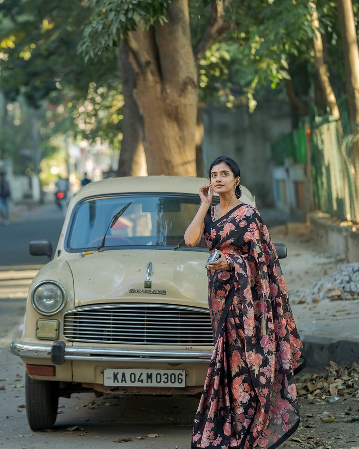 Midnight Bloom Black Georgette Saree with Vintage Rose Floral Print & Matching Blouse Fabric