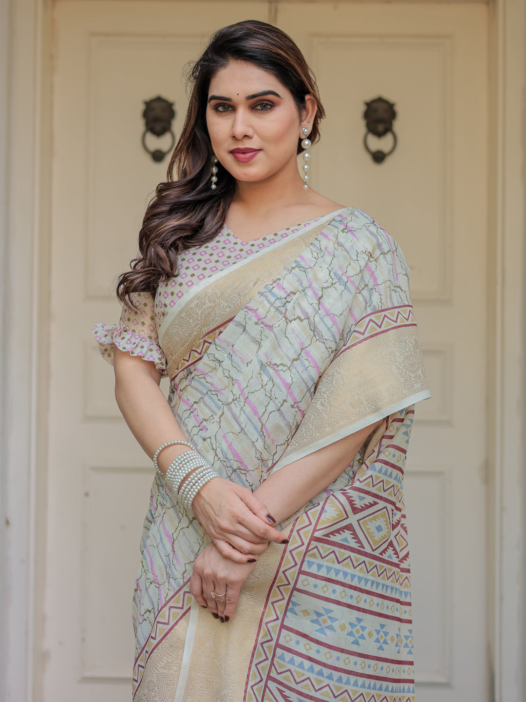 Pastel Grey Geometric Printed Handloom Cotton Saree with Woven Zari Border & Ethnic Pallu