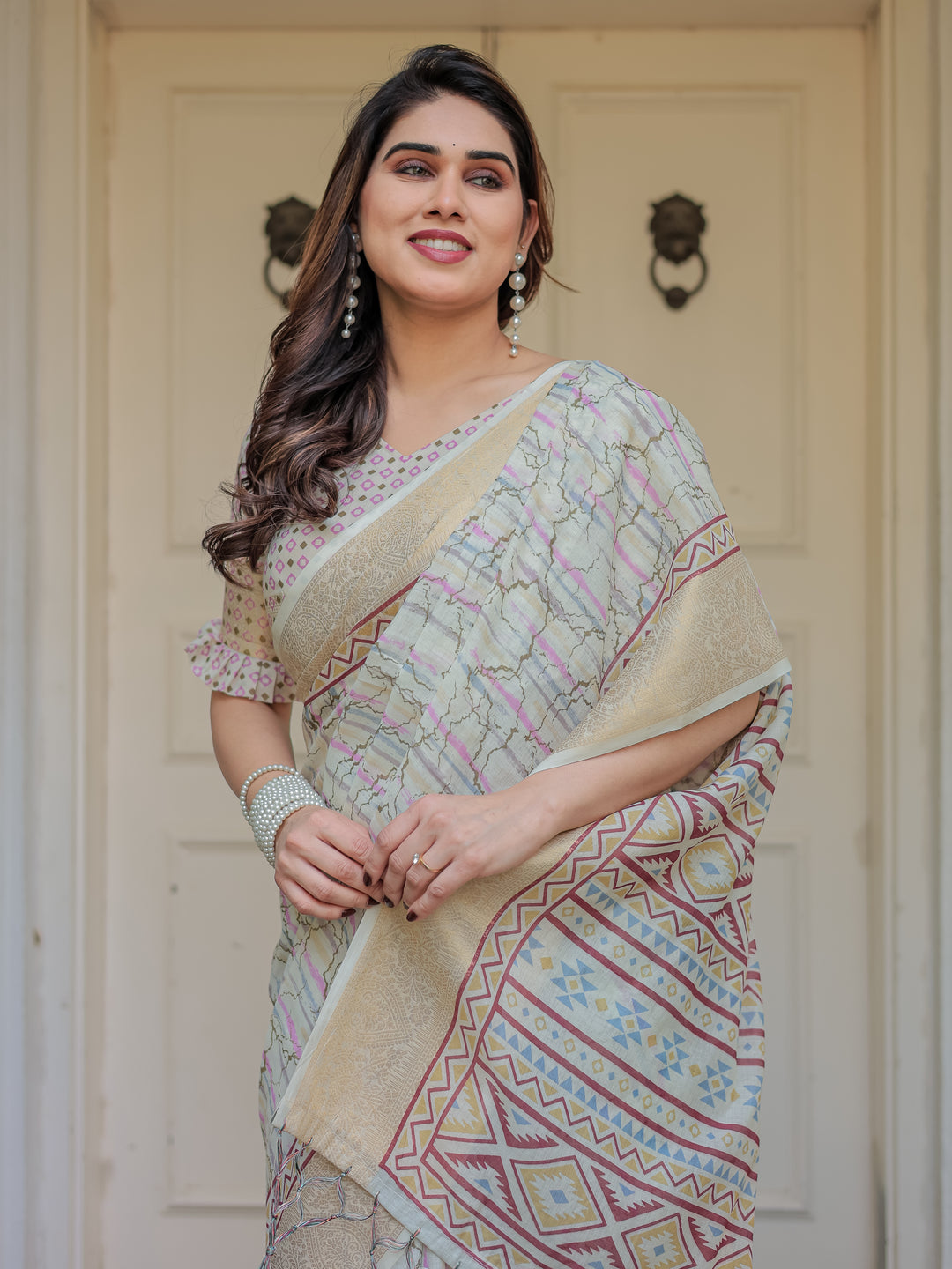 Pastel Grey Geometric Printed Handloom Cotton Saree with Woven Zari Border & Ethnic Pallu