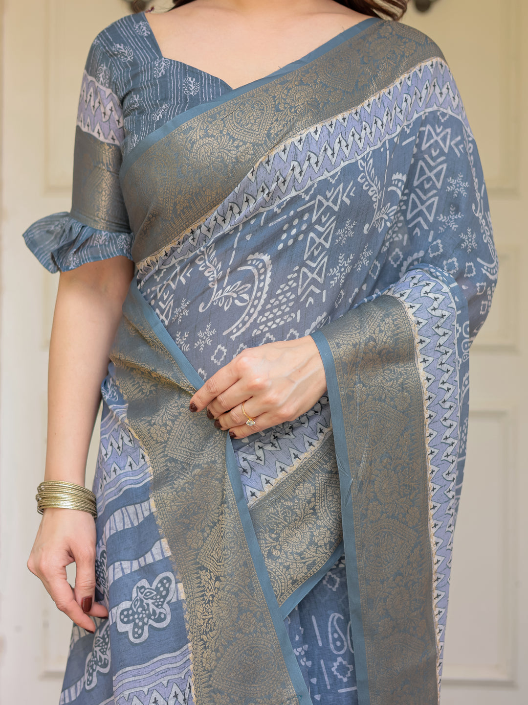 Slate Grey Handloom Cotton Ethnic Printed Saree with Zari Border & Tassels – Classic Traditional Wear