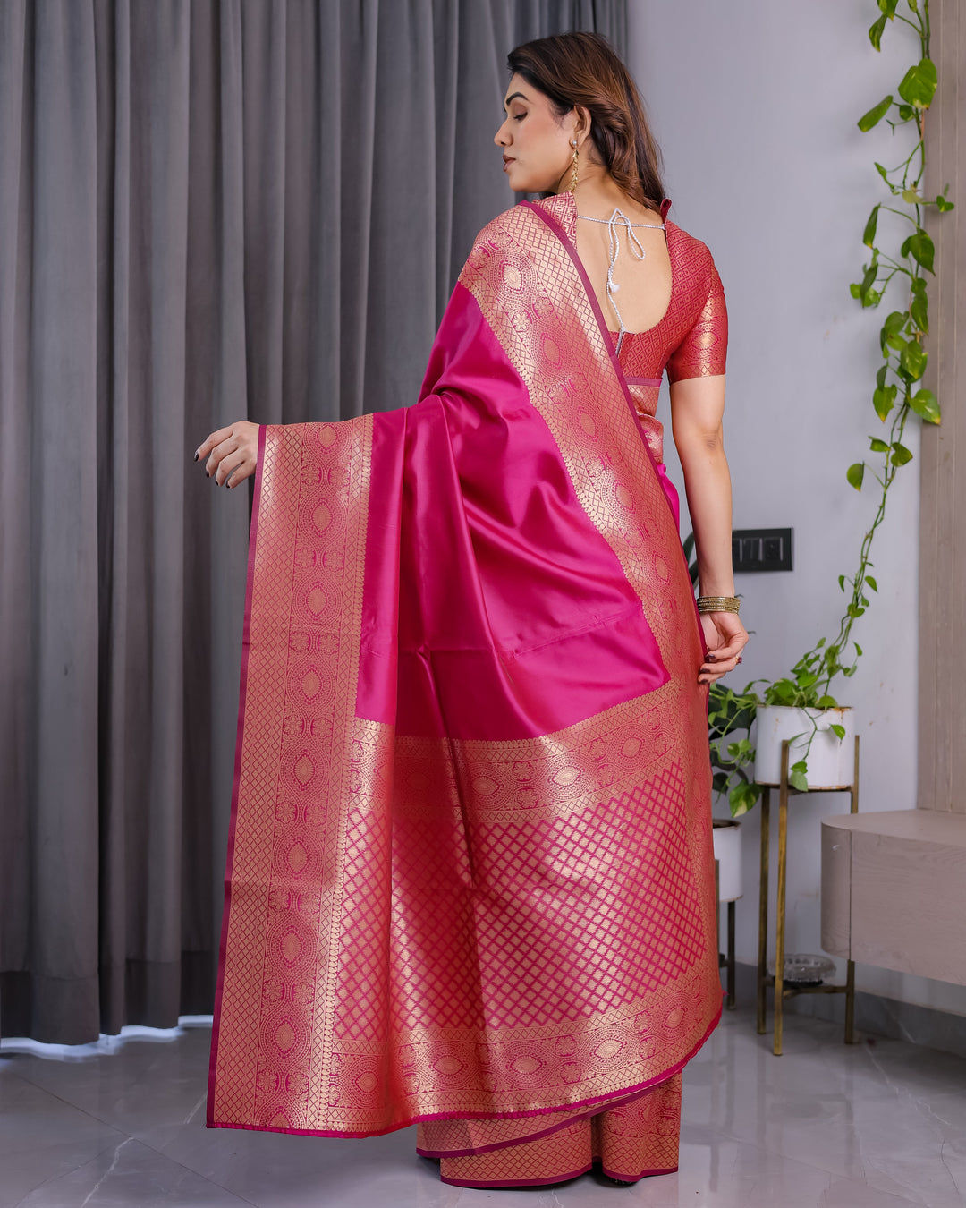 Rani Pink Pure Kanjivaram Silk Saree with Golden Zari Border & Pallu – 5.5m Saree + 0.8m Blouse