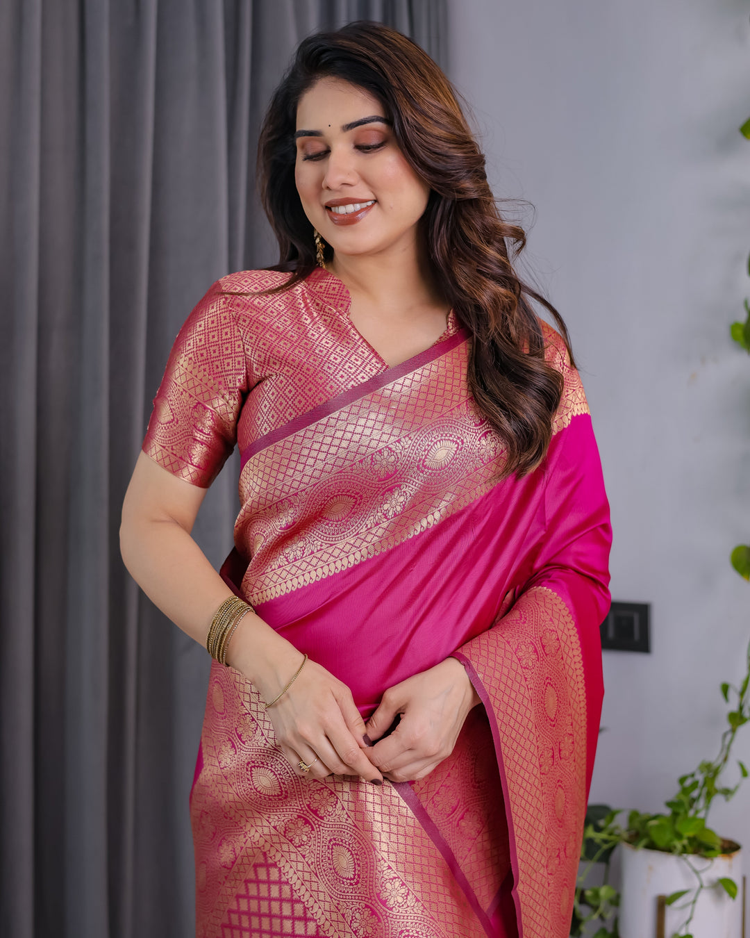 Rani Pink Pure Kanjivaram Silk Saree with Golden Zari Border & Pallu – 5.5m Saree + 0.8m Blouse