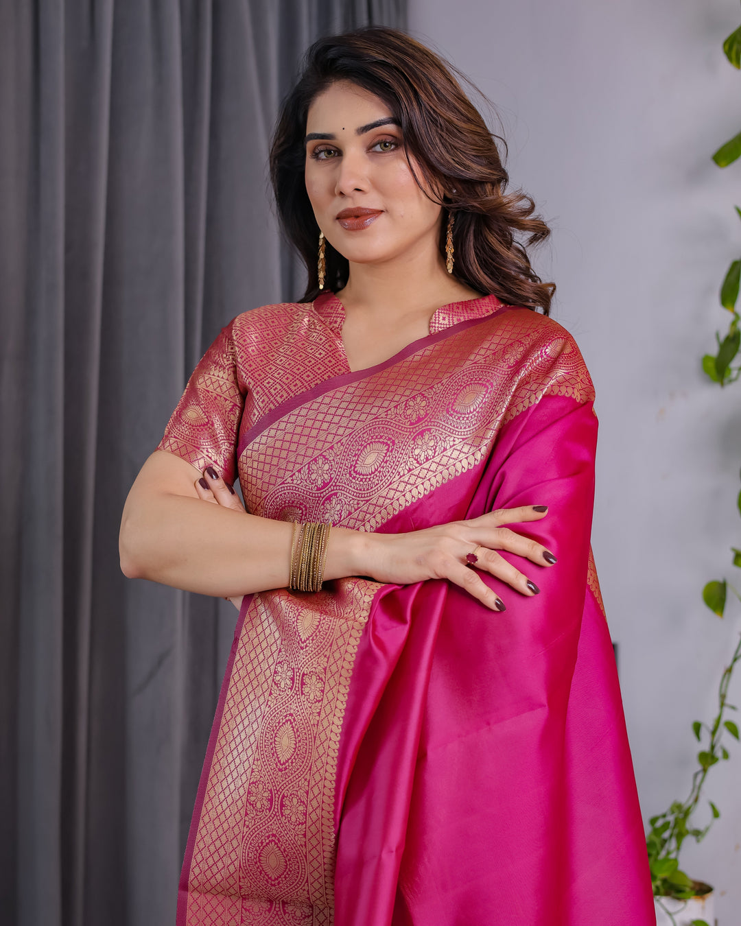Rani Pink Pure Kanjivaram Silk Saree with Golden Zari Border & Pallu – 5.5m Saree + 0.8m Blouse