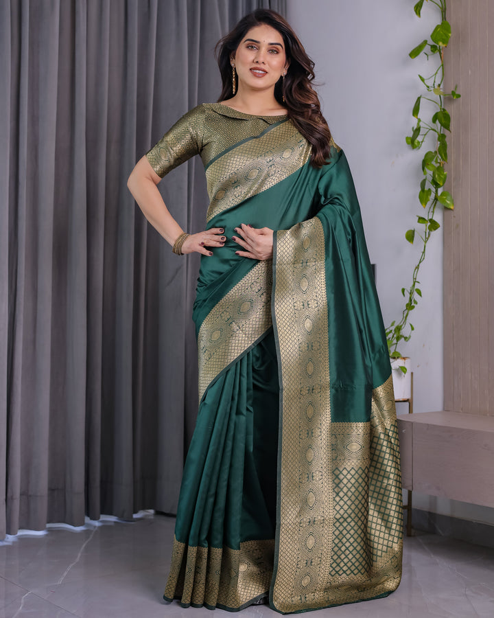 Emerald Green Pure Kanjivaram Silk Saree with Rich Golden Zari Weave & Blouse Piece – 5.5m Saree + 0.8m Blouse