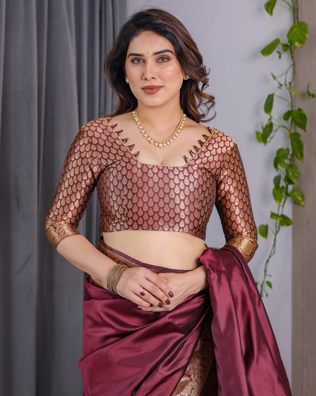 Wine Maroon Pure Kanjivaram Silk Saree with Grand Floral Zari Border & Pallu – 5.5m Saree + 0.8m Blouse Piece