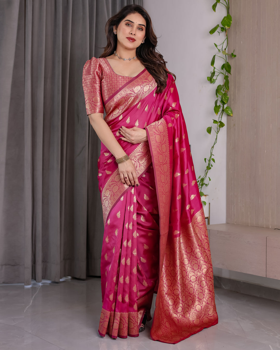 Rani Pink Pure Kanjivaram Silk Saree with Gold Leaf Buttas & Rich Floral Zari Border – 5.5m Saree + 0.8m Blouse Piece