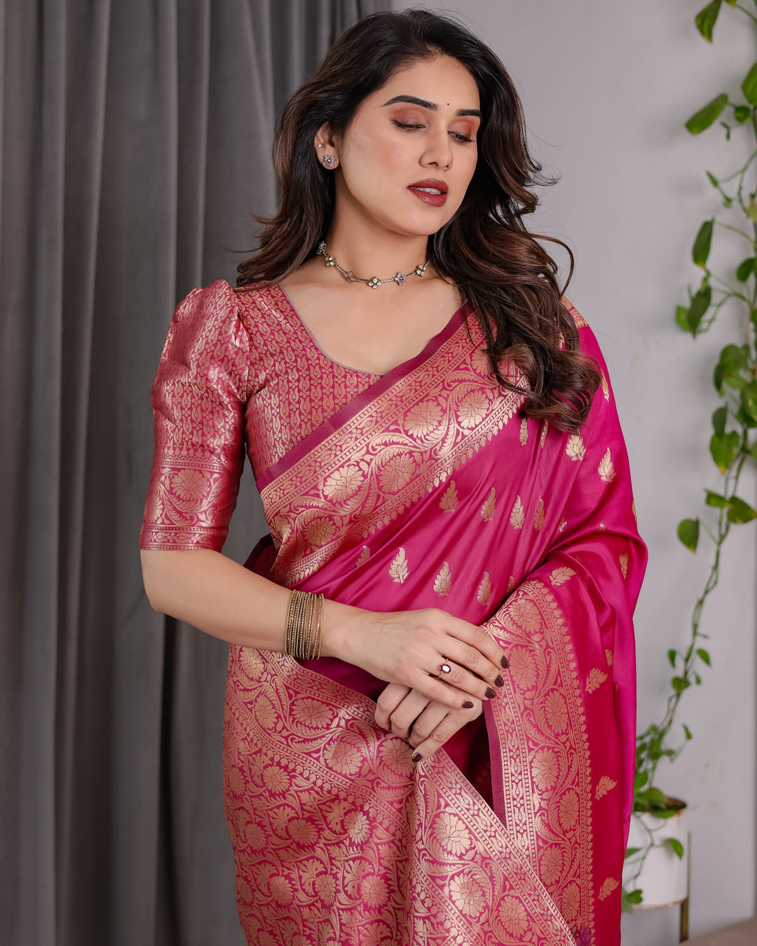 Rani Pink Pure Kanjivaram Silk Saree with Gold Leaf Buttas & Rich Floral Zari Border – 5.5m Saree + 0.8m Blouse Piece