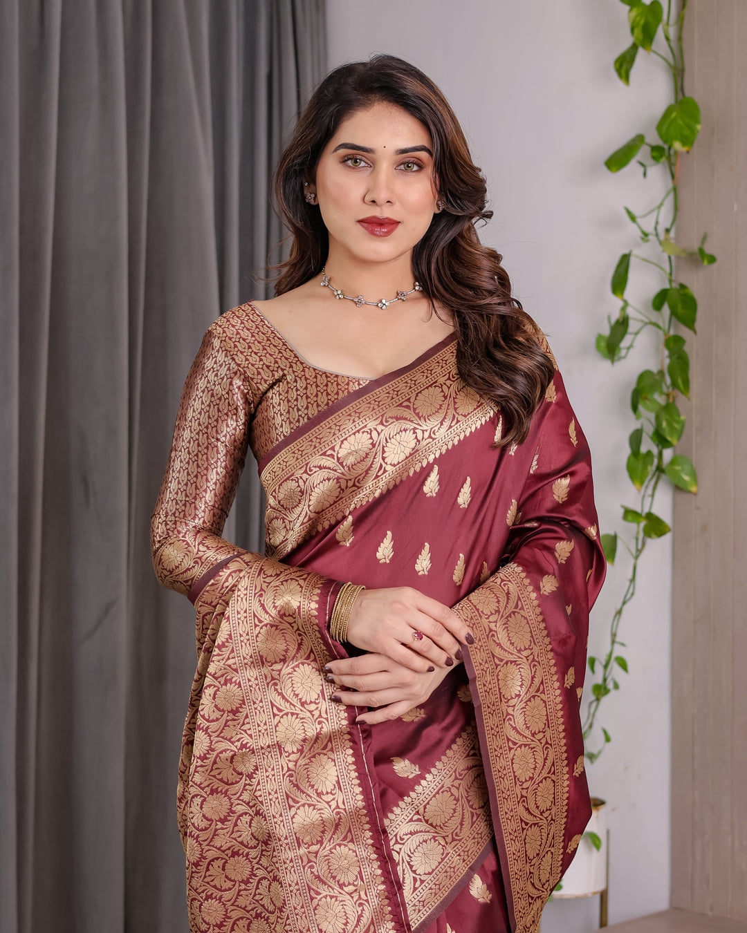 Maroon Pure Kanjivaram Silk Saree with Gold Leaf Motifs & Grand Floral Zari Pallu – 5.5m Saree + 0.8m Blouse Piece
