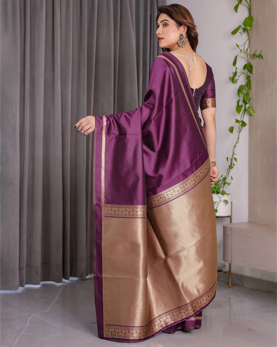 Royal Purple Soft Kanjivaram Silk Saree with Antique Gold Zari Pallu & Blouse | 5.5m Saree + 0.8m Blouse Piece