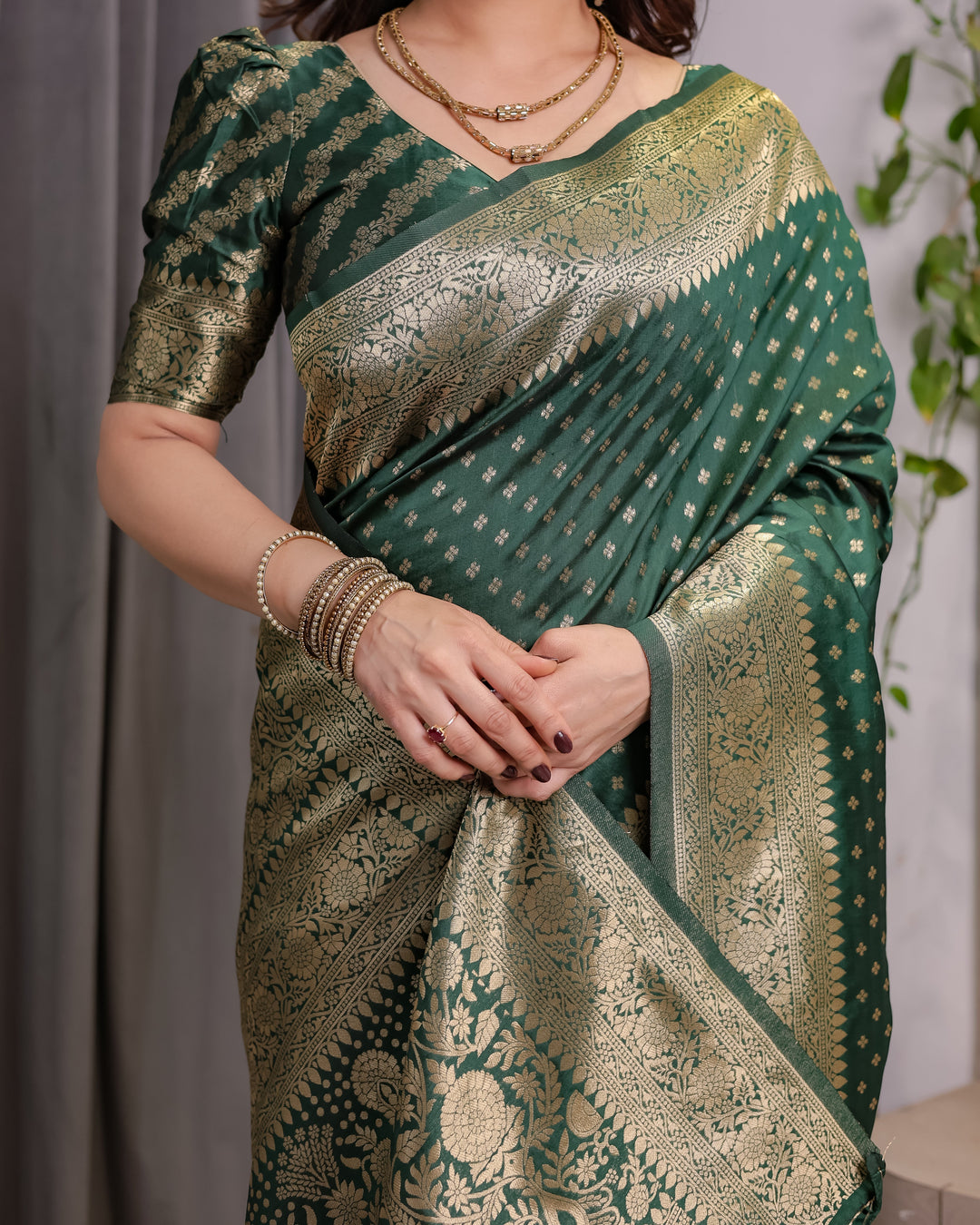Bottle Green Pure Kanjivaram Silk Saree with Rich Golden Zari Weaving & Traditional Floral Pallu | 5.5m Saree + 0.8m Blouse