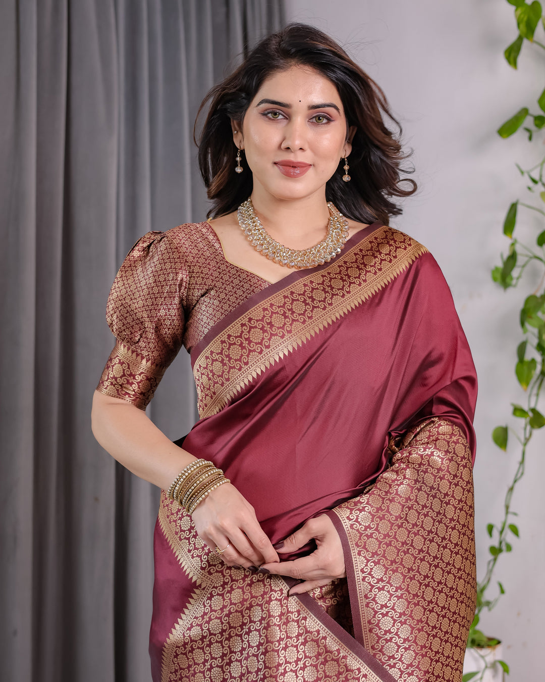 Wine Brown Pure Kanjivaram Silk Saree with Antique Gold Jacquard Border & Designer Blouse | 5.5m Saree + 0.8m Blouse Piece