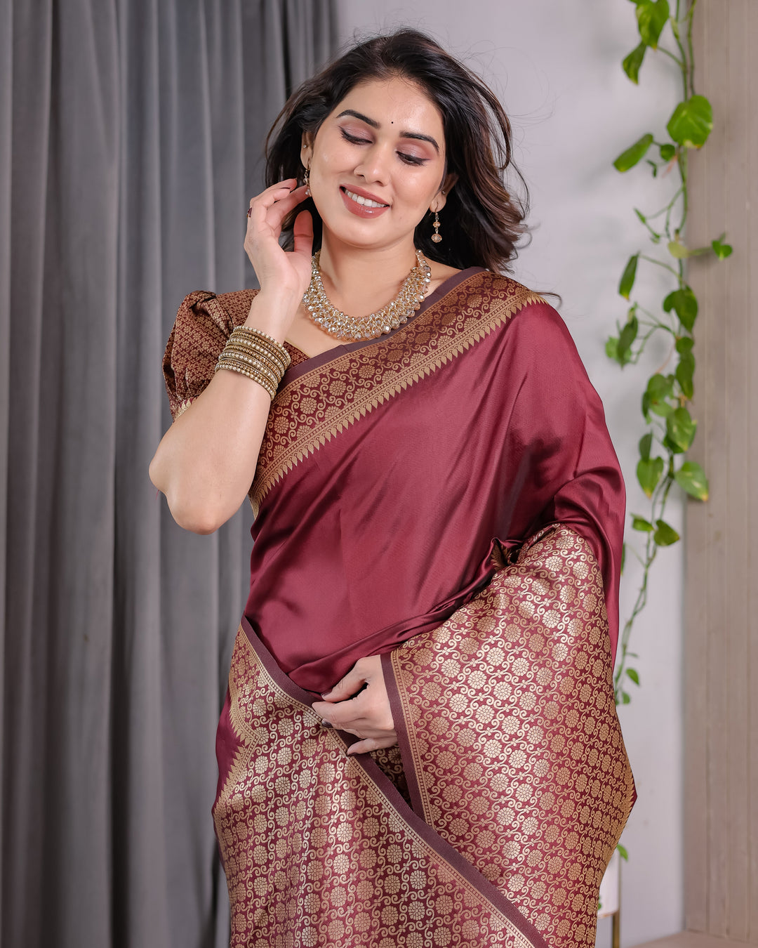 Wine Brown Pure Kanjivaram Silk Saree with Antique Gold Jacquard Border & Designer Blouse | 5.5m Saree + 0.8m Blouse Piece