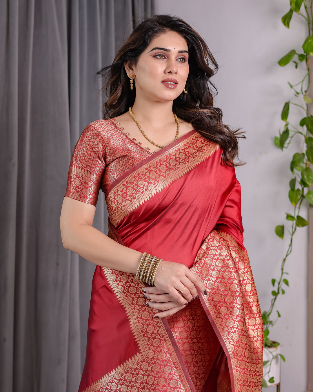Brick Red Pure Kanjivaram Silk Saree with Golden Jacquard Weaving & Designer Blouse | 5.5m Saree + 0.8m Blouse Piece