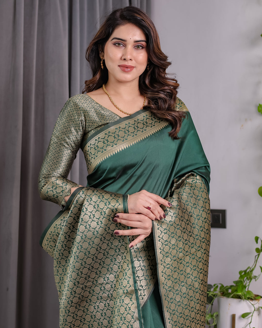 Bottle Green Pure Kanjivaram Silk Saree with All-Over Golden Jacquard Weaving & Designer Blouse | 5.5m Saree + 0.8m Blouse Piece