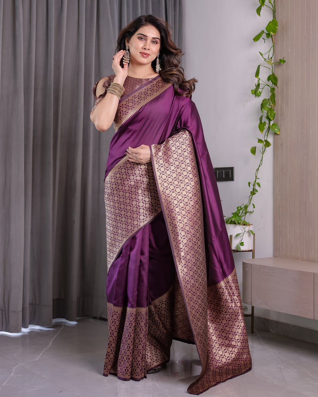 Plum Purple Pure Kanjivaram Silk Saree with Antique Gold Jacquard Pallu & Designer Blouse | 5.5m Saree + 0.8m Blouse Piece