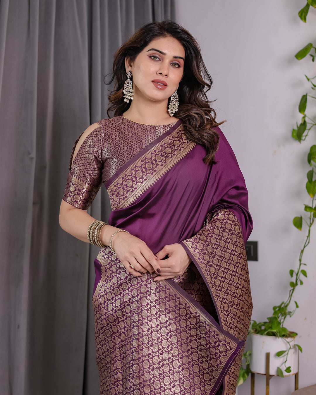 Plum Purple Pure Kanjivaram Silk Saree with Antique Gold Jacquard Pallu & Designer Blouse | 5.5m Saree + 0.8m Blouse Piece