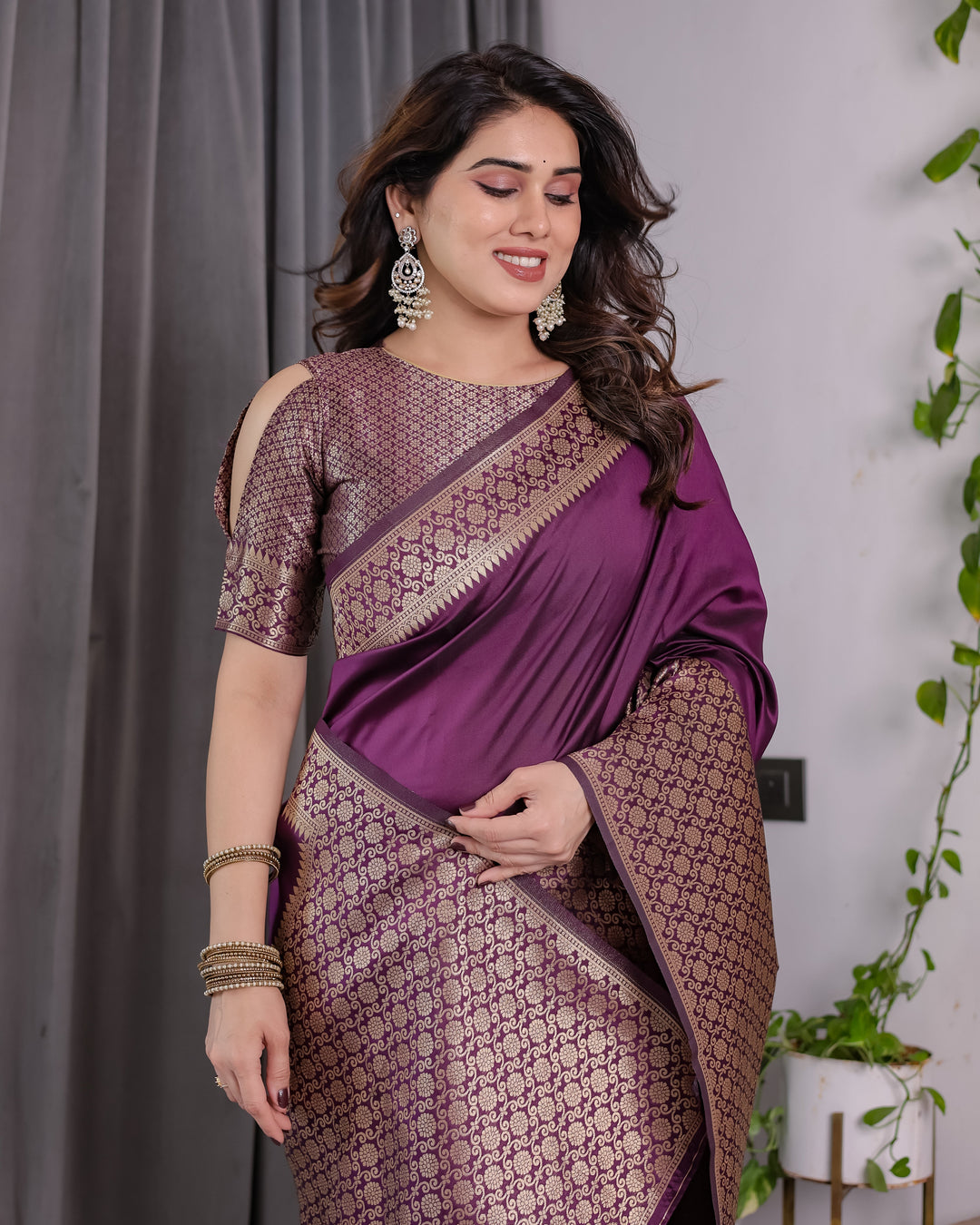 Plum Purple Pure Kanjivaram Silk Saree with Antique Gold Jacquard Pallu & Designer Blouse | 5.5m Saree + 0.8m Blouse Piece