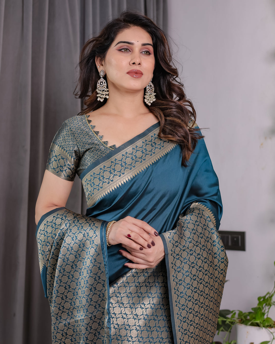 Teal Blue Pure Kanjivaram Silk Saree with Gold Woven Jacquard Border & Designer Blouse | 5.5m Saree + 0.8m Blouse Piece