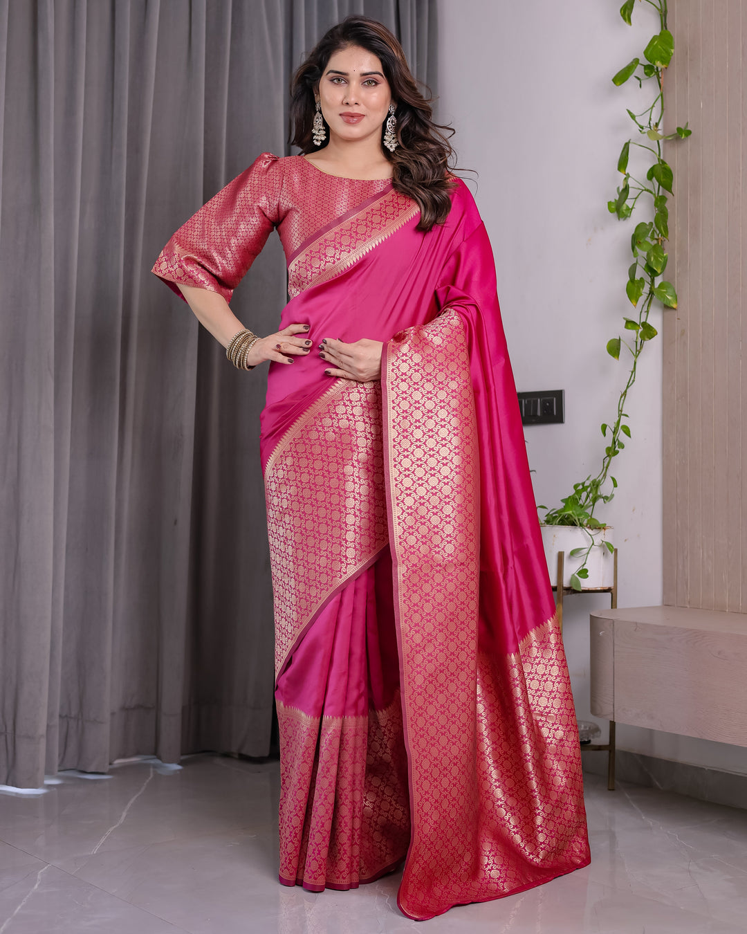 Pink Pure Kanjivaram Silk Saree with Gold Jacquard Border & Rich Woven Pallu | 5.5m Saree + 0.8m Designer Blouse Piece