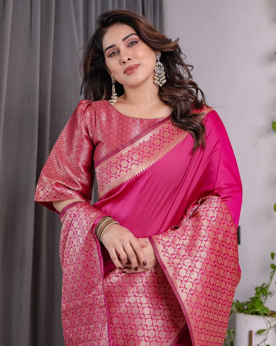 Pink Pure Kanjivaram Silk Saree with Gold Jacquard Border & Rich Woven Pallu | 5.5m Saree + 0.8m Designer Blouse Piece