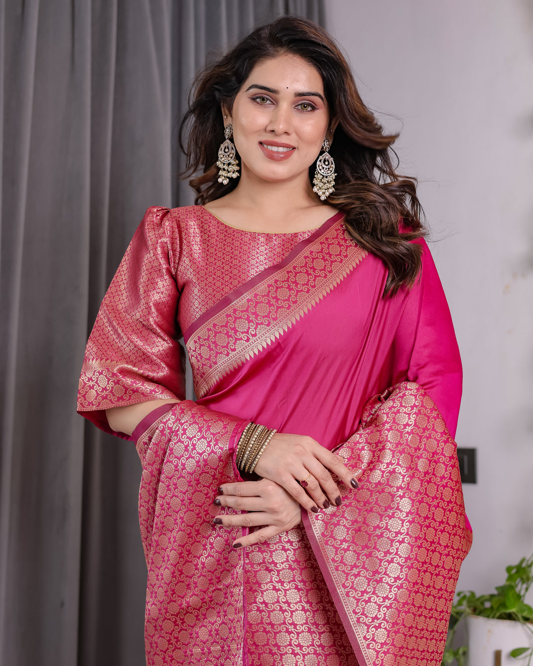 Pink Pure Kanjivaram Silk Saree with Gold Jacquard Border & Rich Woven Pallu | 5.5m Saree + 0.8m Designer Blouse Piece