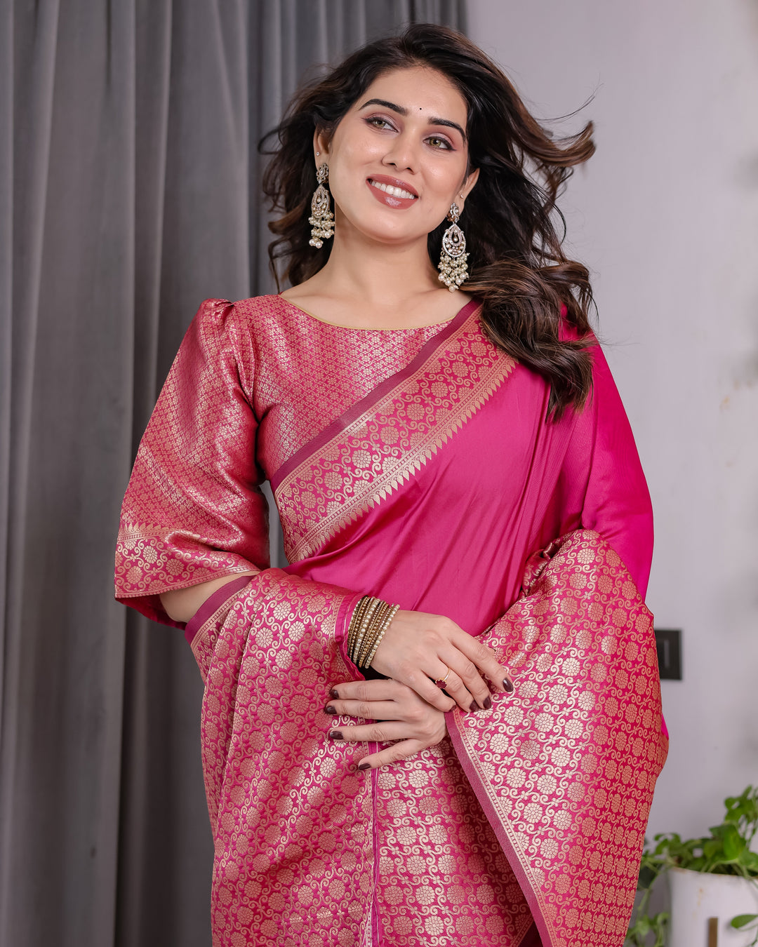 Pink Pure Kanjivaram Silk Saree with Gold Jacquard Border & Rich Woven Pallu | 5.5m Saree + 0.8m Designer Blouse Piece