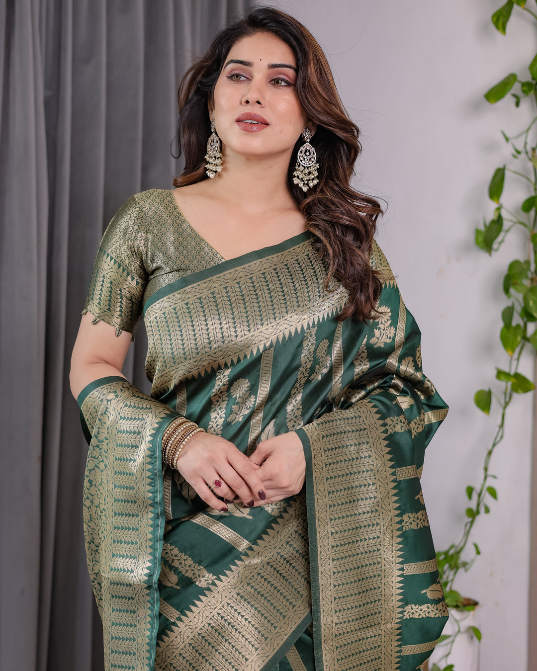 Forest Green Pure Kanjivaram Silk Saree with Gold Striped Floral Pallu & Heavy Zari Border | 5.5m Saree + 0.8m Jacquard Blouse Piece