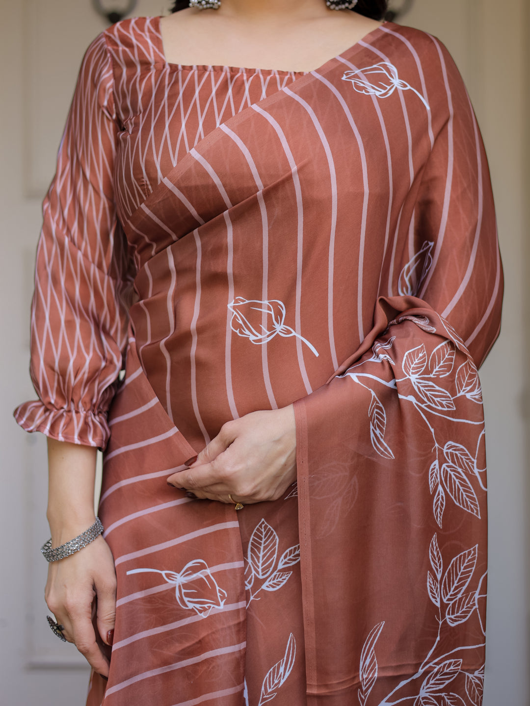 Dusty Lilac & Steel Blue Floral Printed Satin Georgette Saree with Designer Pallu & Blouse – Elegant Party & Occasion Wear