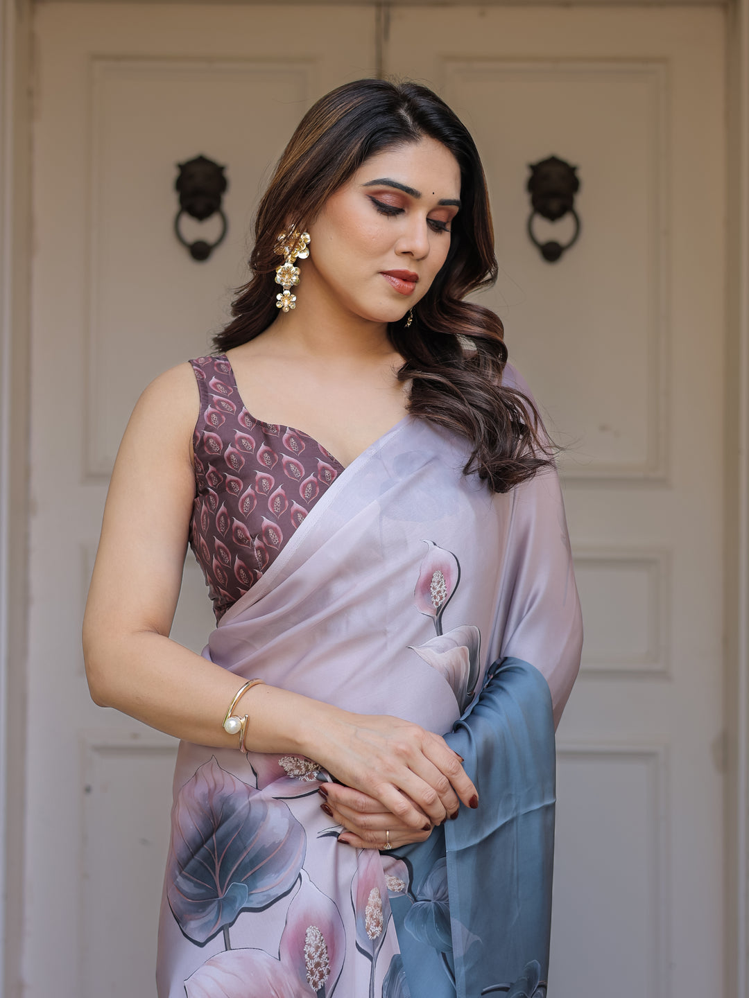 Pastel Grey & Teal Floral Printed Satin Georgette Saree with Designer Pallu & Blouse – Elegant Party & Occasion Wear