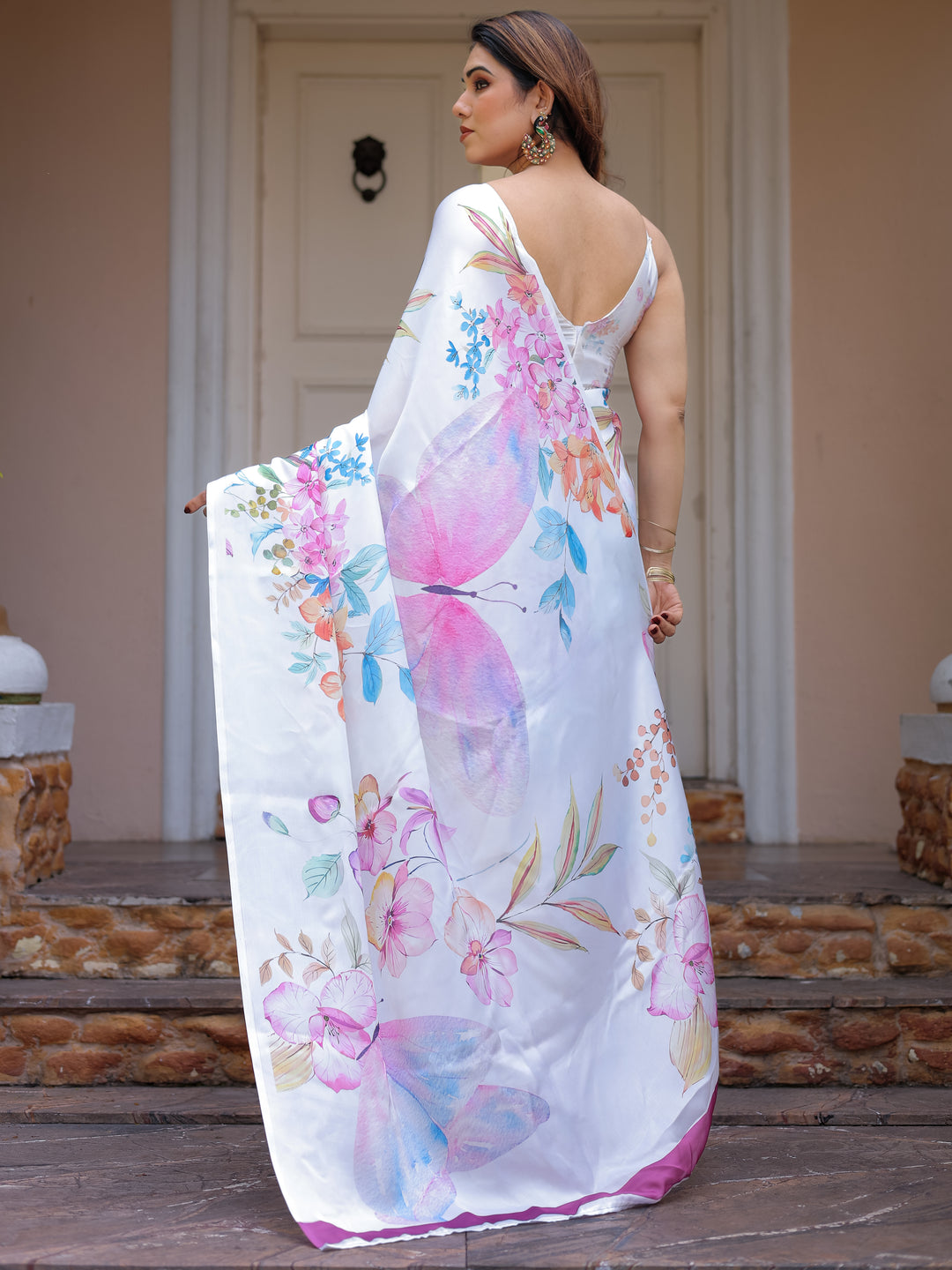 White Pastel Floral Printed Satin Georgette Saree with Matching Blouse – Soft Elegant Party & Day Wear