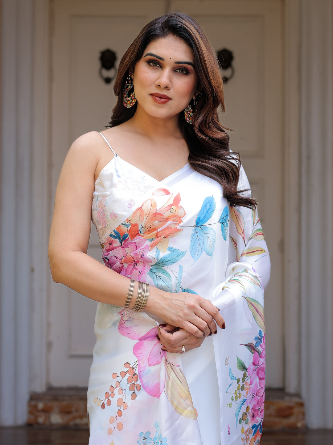 White Pastel Floral Printed Satin Georgette Saree with Matching Blouse – Soft Elegant Party & Day Wear