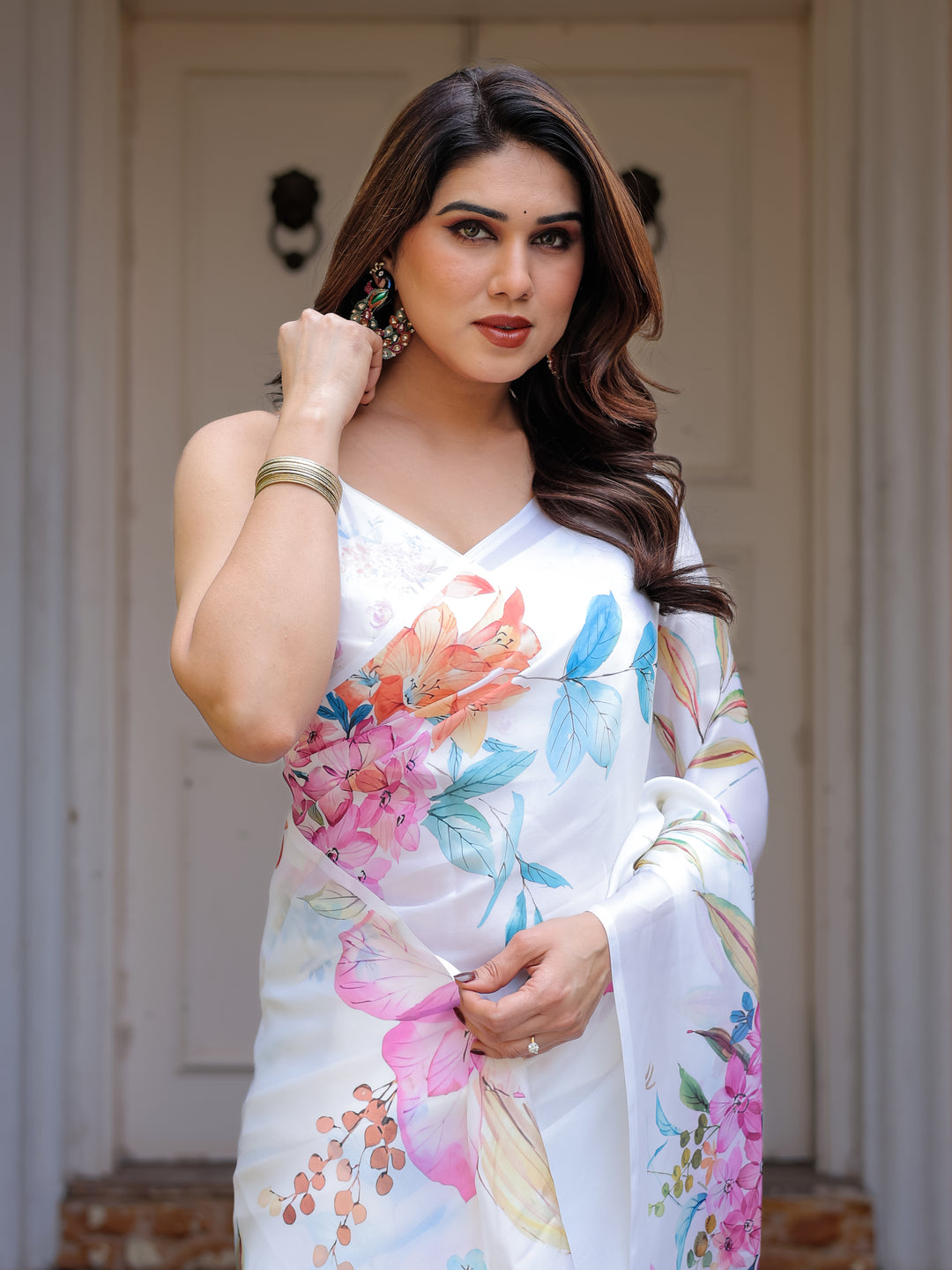 White Pastel Floral Printed Satin Georgette Saree with Matching Blouse – Soft Elegant Party & Day Wear