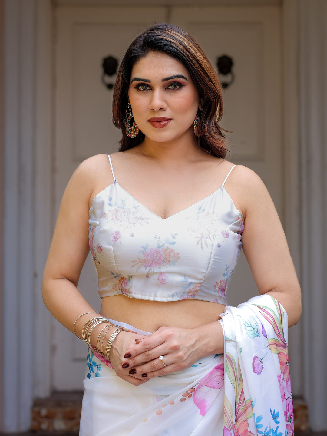 White Pastel Floral Printed Satin Georgette Saree with Matching Blouse – Soft Elegant Party & Day Wear