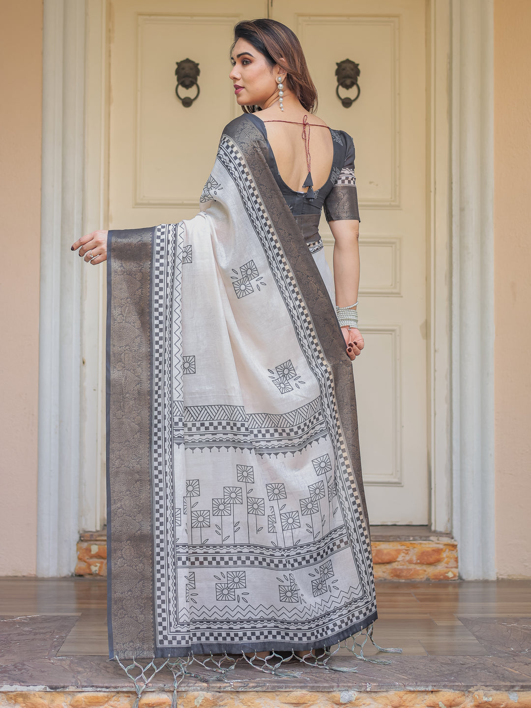 Charcoal Grey Handloom Cotton Printed Saree with Ethnic Geometric Pallu, Woven Border & Tassels – Classic Traditional Wear